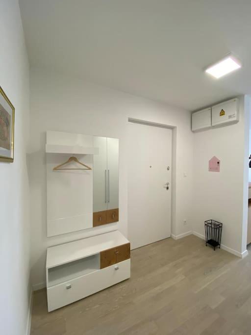 Apartmán New Modern Near Old Town - Private Parking *