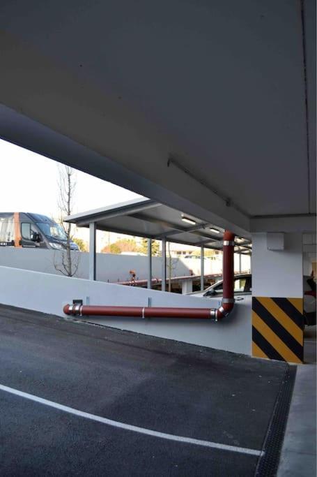 New Modern Near Old Town - Private Parking