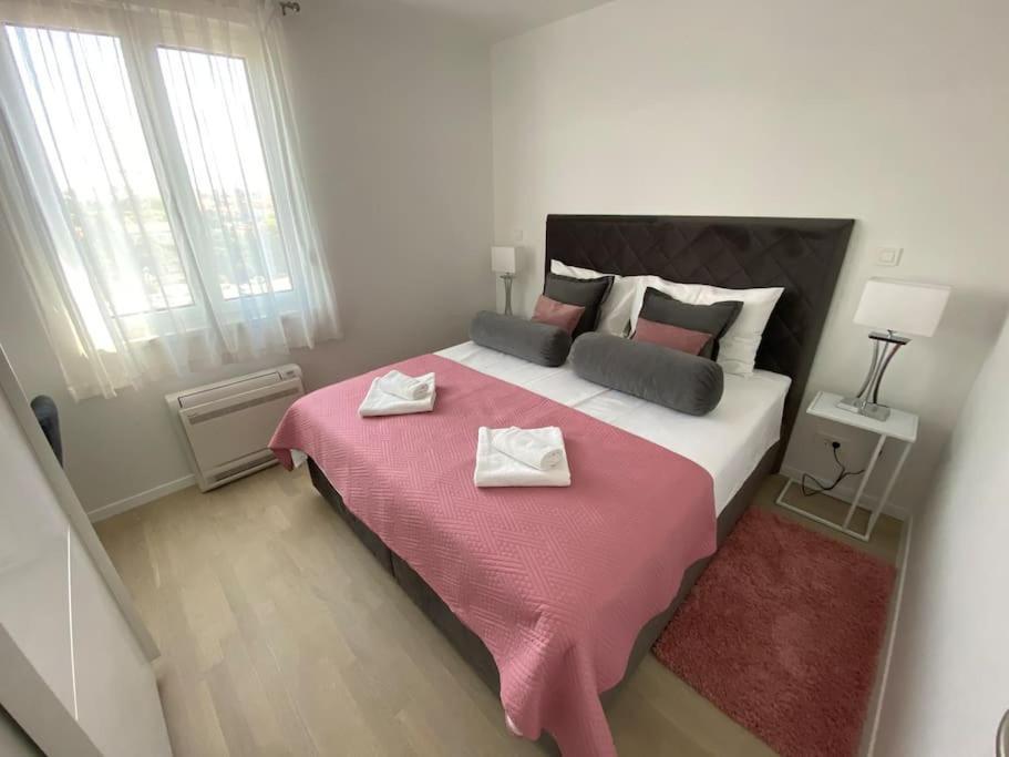 New Modern Near Old Town - Private Parking * Zadar