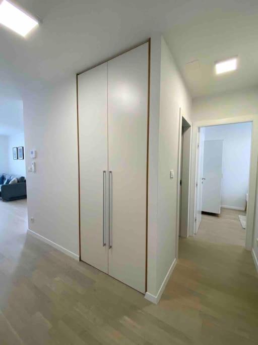 New Modern Near Old Town - Private Parking *