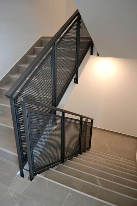 New Modern Near Old Town - Private Parking *
